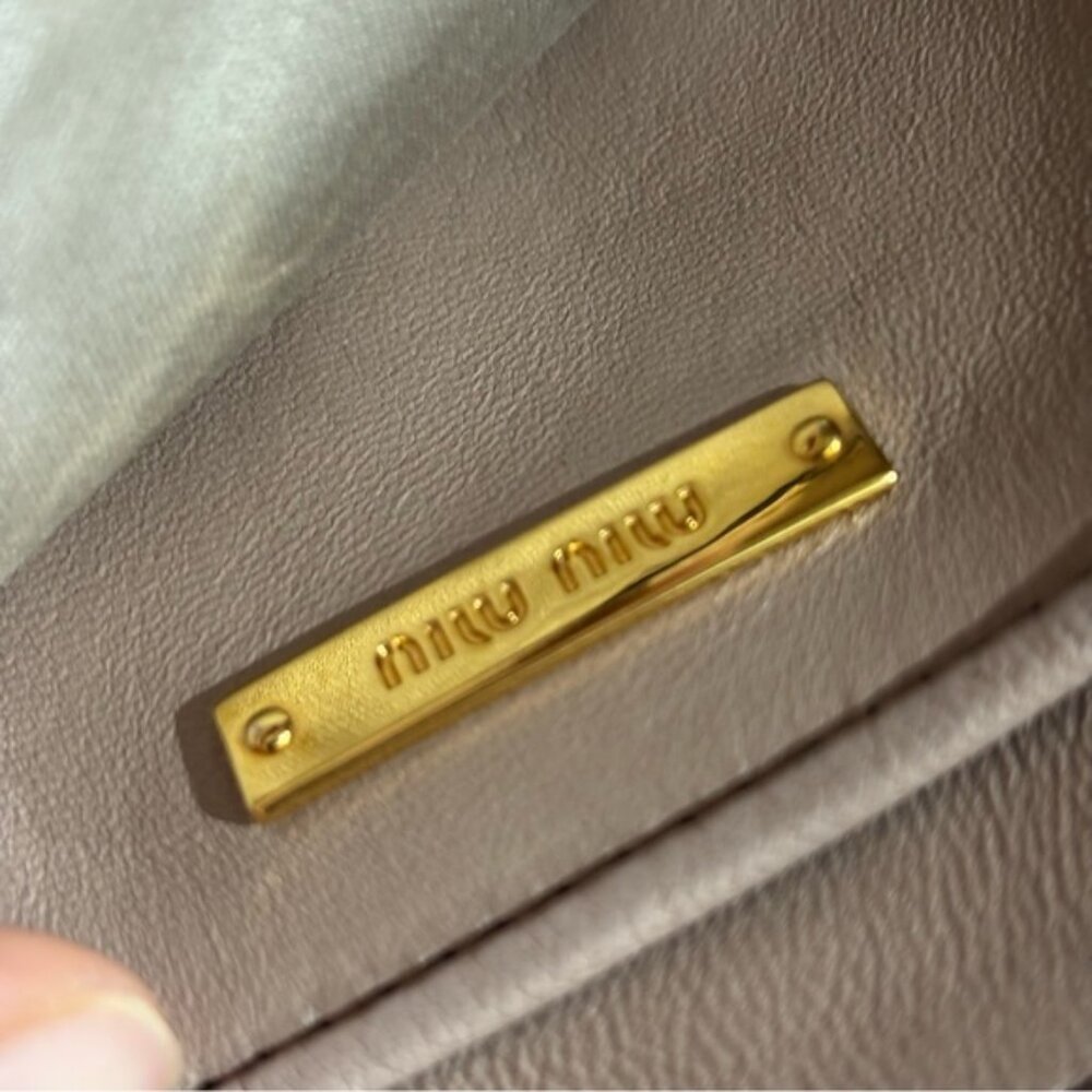 AUTHENTIC Miu Miu Beige Matelassé Quilted Leather Clutch with Gold Logo - Picture 8 of 8